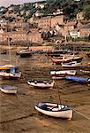 Bateaux de pêche, ville de Seacoast anglais de Mousehole, Angleterre