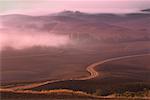 Brouillard sur Tuscany paysage près de Pienza, Toscane, Italie