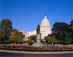 Statue de James Garfield et le bâtiment du Capitole de Washington, DC, USA