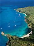 Voiliers dans la grande barrière de corail, les îles Whitsunday, Queensland, Australie