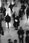 Verschwommene Menschen in Train Station London, Vereinigtes Königreich