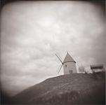 Moulin à vent sur la colline