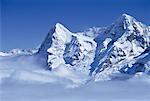 Aperçu des montagnes et des nuages, région Jungfrau, Suisse