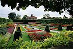 Jardins du palais à Hampton Court en Angleterre