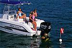 Groupe de personnes plongée de plongée bateau, Florida, USA