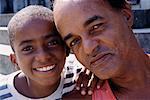 Portrait von Vater und Sohn im freien Rio De Janeiro, Brasilien