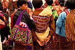 Vue de la foule au Bhoutan Festival Punakha Dromche arrière