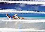 Couple sur la plage par l'intermédiaire de Film bandes Iles Maldives, océan Indien