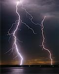 Lightning over Kenosee Lake, Parc Provincial de Moose Mountain, Saskatchewan, Canada