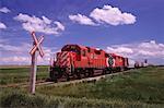 Train au passage à niveau, Saskatchewan, Canada