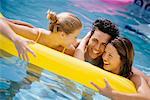 Adolescents en piscine