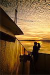 Personne en regardant le coucher de soleil Coral Princess paquebot Kimberley, Australie occidentale