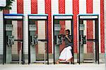 Mann am Telefon wenig Indien, Singapur