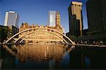 Nathan Philips Square et hôtel de ville de Toronto, Ontario, Canada