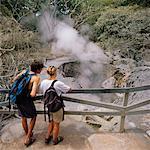 Leute betrachten Fumarole Rincon De La Vieja Nationalpark Costa Rica