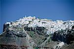 Ville sur la falaise, Oia, île de Santorin, Grèce