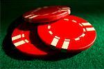 Trois jetons de Poker rouge
