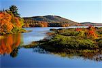Lewey Lake à l'automne, parc des Adirondacks, New York State, États-Unis