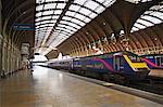 Train Platform am Bahnhof Paddington, London, England