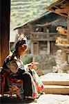 Frau in traditioneller Kleidung, Miao Dorf im Bagu, Duyun, China