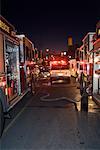 Camions de pompiers et d'Ambulance à l'Accident de voiture