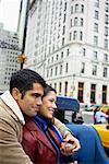 Paar Reiten in Carriage, New York City, New York, Vereinigte Staaten