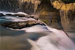 Virginia Falls, la rivière Nahanni, réserve de parc National Nahanni, Territoires du Nord-Ouest, Canada