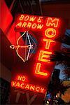 Bogen und Pfeil Motel Zeichen, Neon Museum, Las Vegas, Nevada, USA