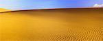 Dune de sable et les nuages, Death Valley, Californie, USA