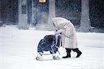 Obdachloser in Blizzard, Toronto, Ontario, Kanada