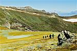 Les gens marchant Up Mount Clark, Parc National de Kosciuszko, New South Wales, Australie