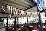 Tintenfisch Trocknung bei Restaurant, Insel Naxos, Griechenland