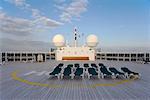 Chaises longues sur le Queen Mary 2