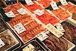 Crevettes, marché aux poissons de Tsukiji, à Tokyo, Japon