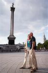 Couple à Trafalgar Square, Londres, Angleterre