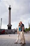 Couple à Trafalgar Square, Londres, Angleterre