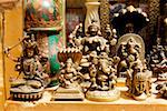 Vue grand angle métalliques figures religieuses, Jaisalmer, Rajasthan, Inde