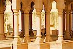 Colonnes sculptées d'un Palais Royal Gaitor, Jaipur, Rajasthan, Inde