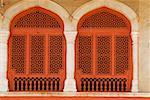 Vue d'angle faible de windows d'un musée, le gouvernement Central Museum Jaipur, Rajasthan, Inde