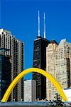 Gelbe Bogen über eine Tankstelle, Chicago, Illinois, USA