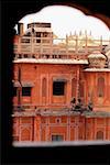 Palast gesehen durch ein Fenster, Stadtpalais, Jaipur, Rajasthan, Indien