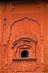 Vue d'angle faible d'une fenêtre d'un ancien bâtiment, Jaipur, Rajasthan, Inde