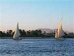 Deux voiliers dans une rivière, fleuve du Nil, Egypte