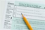 US Tax Return Form 1040 and Sharpened Pencil