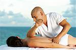 Nahaufnahme eine junge Frau massieren Massage Therapeut