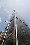 Vue d'angle faible d'un gratte-ciel, Chicago, Illinois, USA