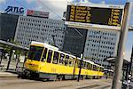 Tramway à Alexanderplatz, Berlin, Allemagne