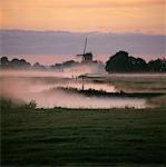 Le moulin de champ brumeux, Leidschendam, Pays-Bas