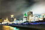 Vue nocturne de la rivière du Bund et de Huangpu, Shanghai, Chine