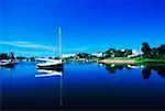 Bateaux dans un rivière, Cape Cod, Massachusetts, USA